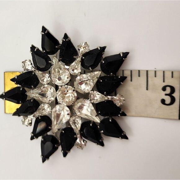Vintage Flower Brooch Black Rhinestone Silver Daisy Brooch Pin Morning Pin - Picture 3 of 3